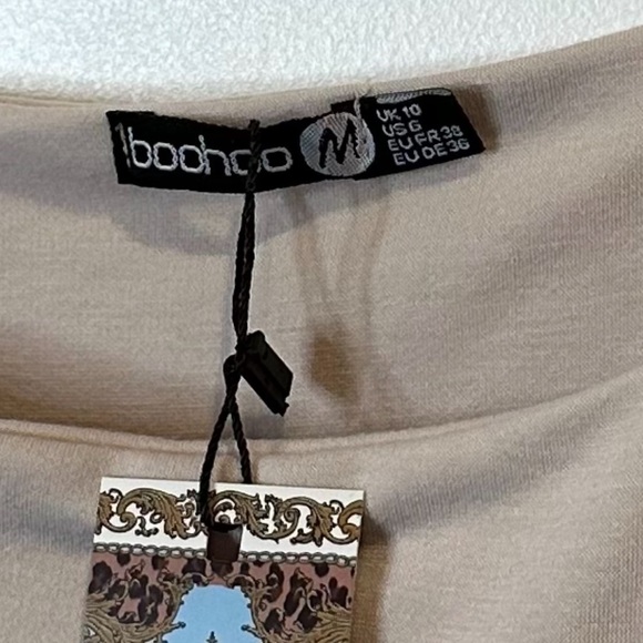 NWT Boohoo Women Sleeveless Loose Tie Strap Romper with Pockets Size 6 - Picture 5 of 6